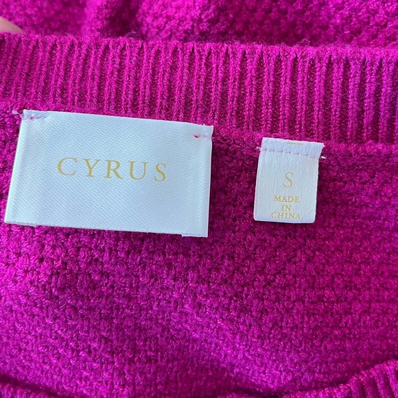 Cyrus Fuchsia Cable Knit Crewneck Sweater S - Picture 10 of 10